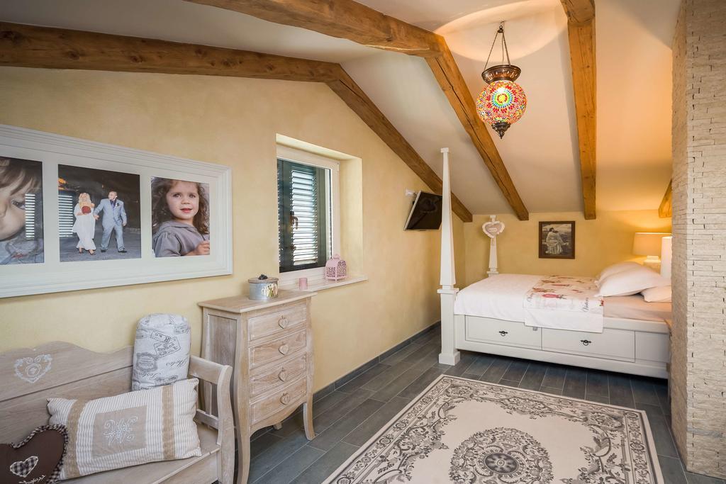 Stonegate Estate - Bonus, Dvije Jedna Cijena! Vila