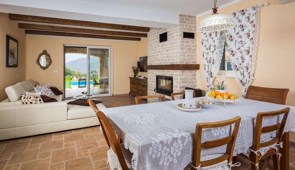 Stonegate Estate - Bonus, Dvije Jedna Cijena! Vila *