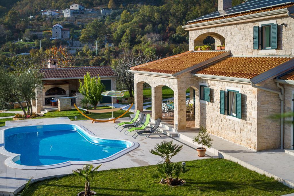 Stonegate Estate - Bonus, Dvije Jedna Cijena! Vila